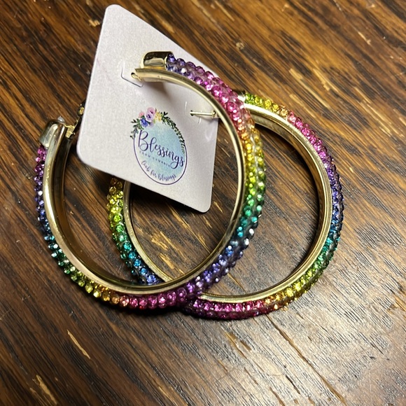 🏷️ Rainbow Crystal Hoops Gold or Silver - Picture 3 of 4